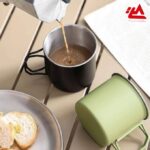 لیوان استیل مخصوص کمپینگ و طبیعت‌گردی با دسته تاشو - تصویر 3